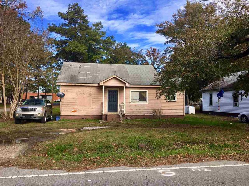 172 W Williams St, Angier, NC 27501