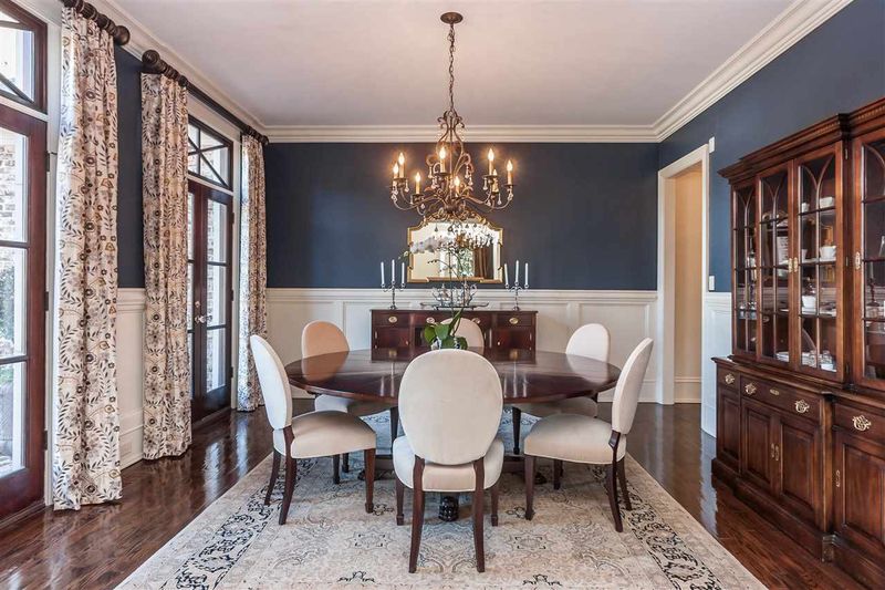 1720 Canterbury Rd, Raleigh, NC 27608
