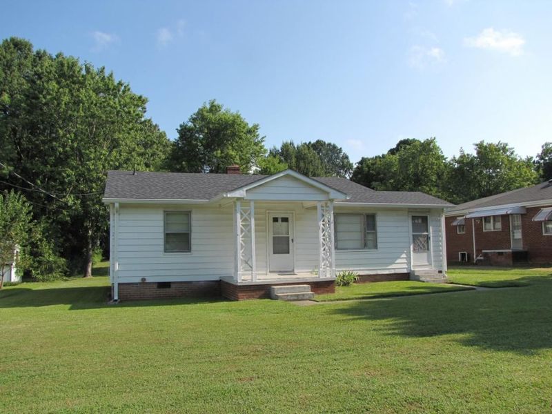 1720 Oklahoma Ave, Burlington, NC 27217