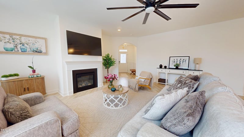 1720 Pinecliff Ct, Fuquay Varina, NC 27526