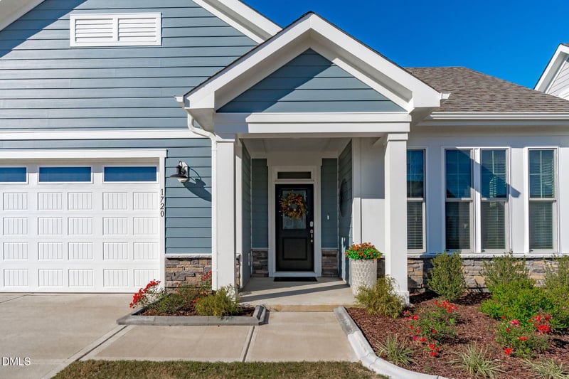 1720 Red Elm Ln, Fuquay Varina, NC 27526