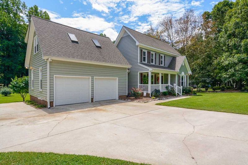 1720 Sunderland Ct, Raleigh, NC 27603