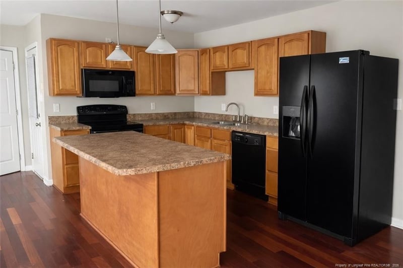 1722 Berriedale Dr, Fayetteville, NC 28304