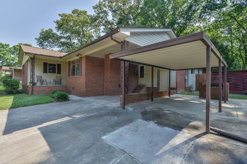 1722 Fletchers Chapel Rd, Durham, NC 27703