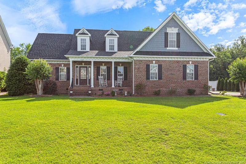 1722 Holloman Dr, Fayetteville, NC 28312