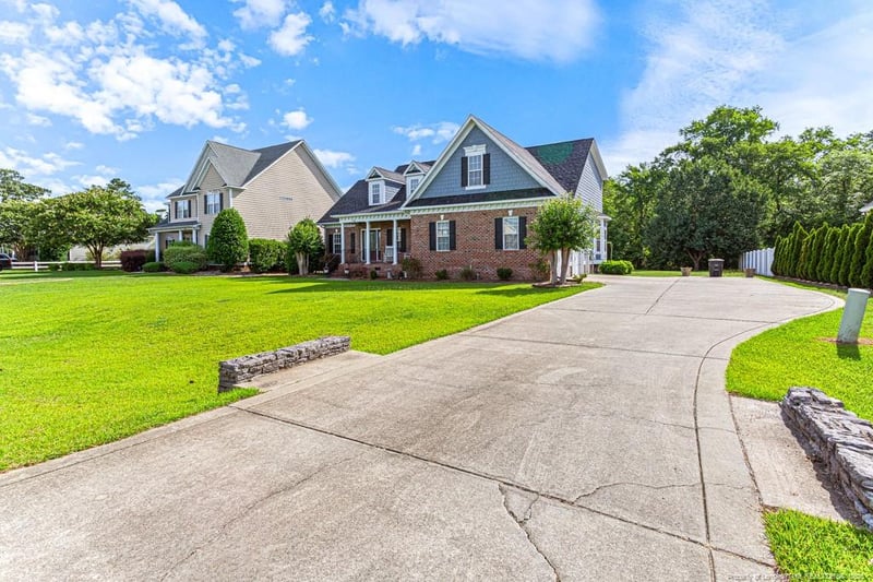 1722 Holloman Dr, Fayetteville, NC 28312