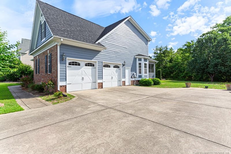 1722 Holloman Dr, Fayetteville, NC 28312