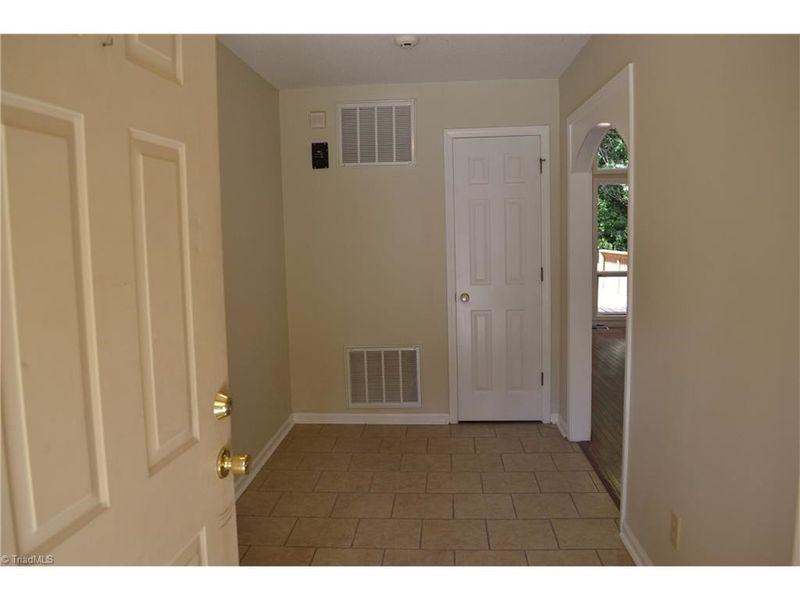 1722 Sandy Cross Rd, Burlington, NC 27217