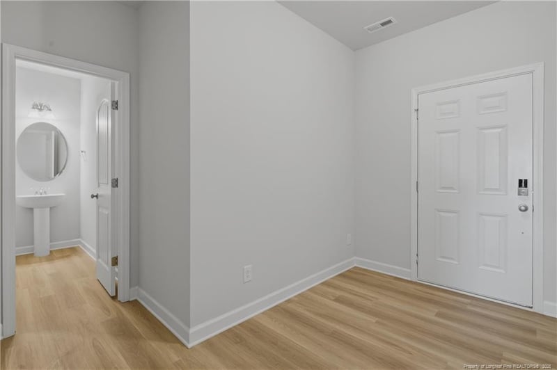 1723 Man O War Dr, Hope Mills, NC 28348
