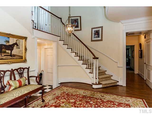 1724 Canterbury Rd, Raleigh, NC 27608