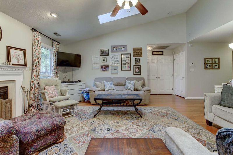1724 Woodland Rd, Garner, NC 27529