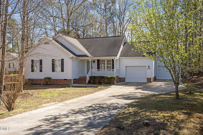 1725 Cobblestone Dr, Creedmoor, NC 27522