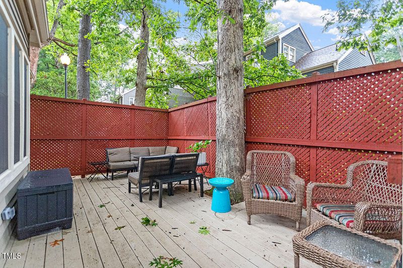 1725 Falls Church Rd, Raleigh, NC 27609