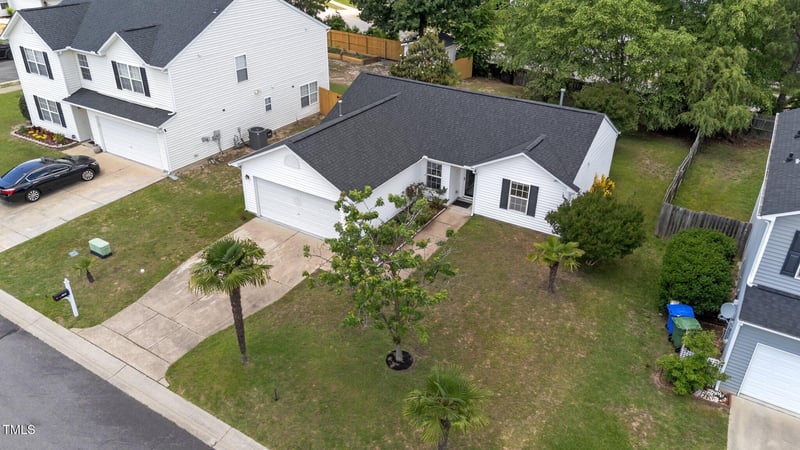 1725 Honey Springs Ave, Fuquay Varina, NC 27526