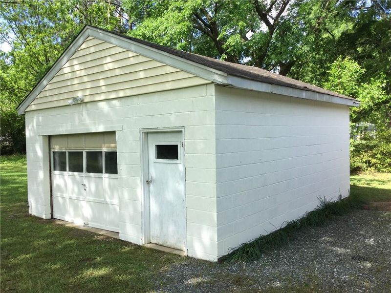 1725 Oklahoma Ave, Burlington, NC 27217