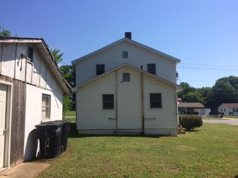 1725 Whitsett St, Burlington, NC 27215