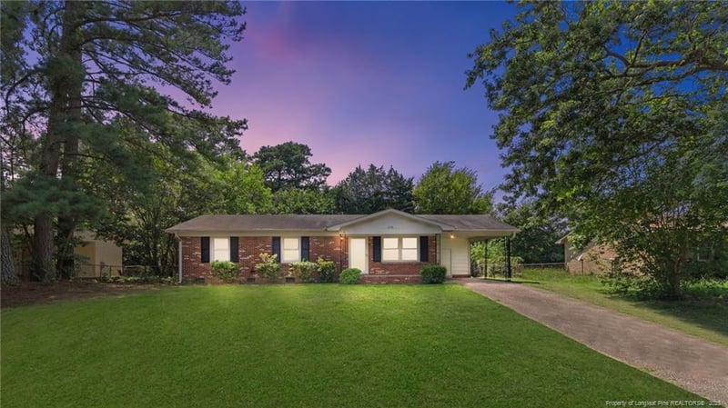 1726 Berriedale Dr, Fayetteville, NC 28304