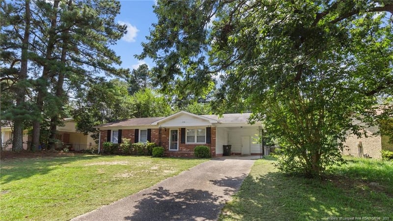 1726 Berriedale Dr, Fayetteville, NC 28304