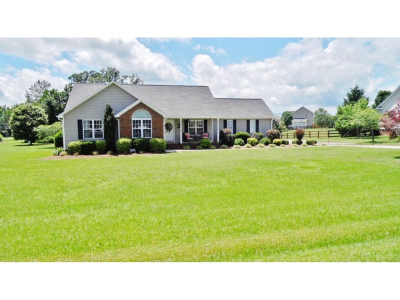 1726 Johnson Rd, Mebane, NC 27302