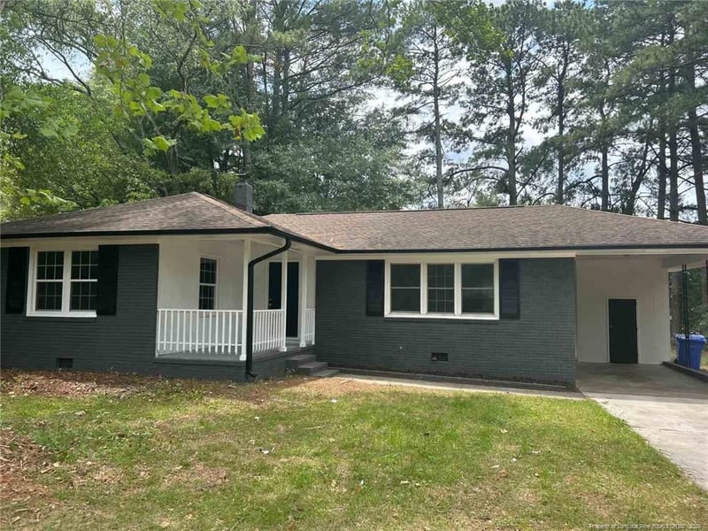 1726 Wayne Ln, Fayetteville, NC 28304