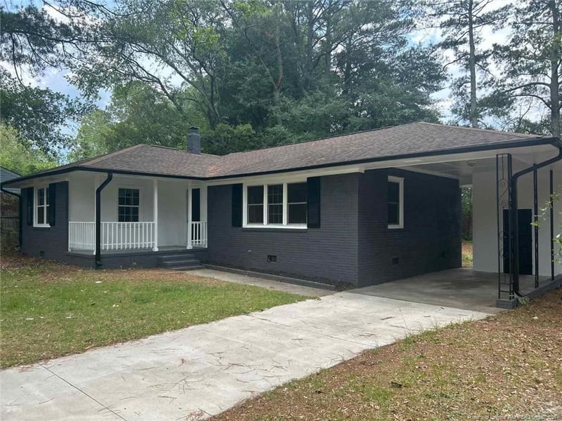1726 Wayne Ln, Fayetteville, NC 28304