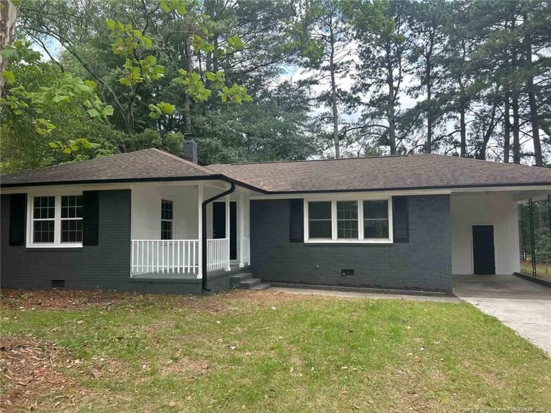 1726 Wayne Ln, Fayetteville, NC 28304