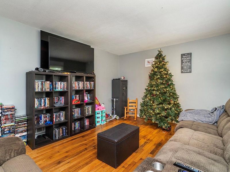 1727 Cherry Dr, Burlington, NC 27215