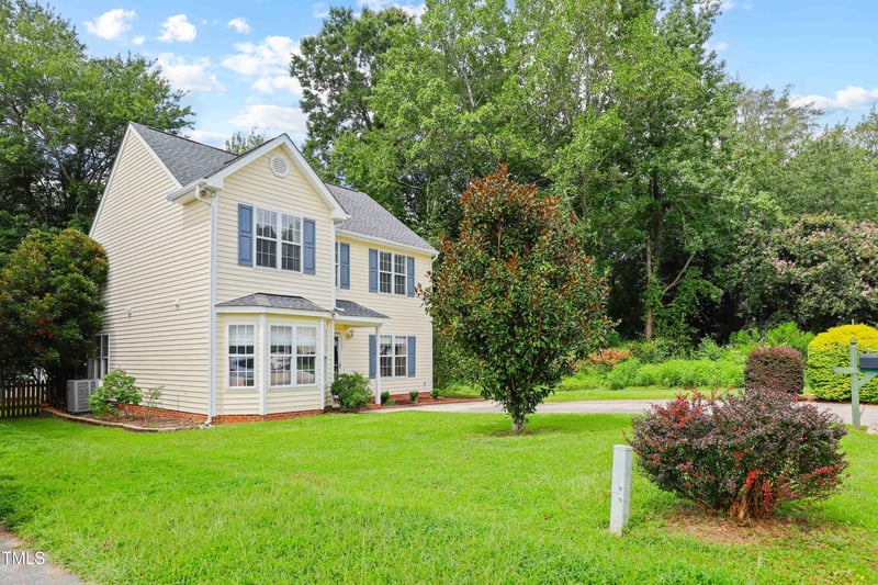 1727 Crag Burn Ln, Raleigh, NC 27604