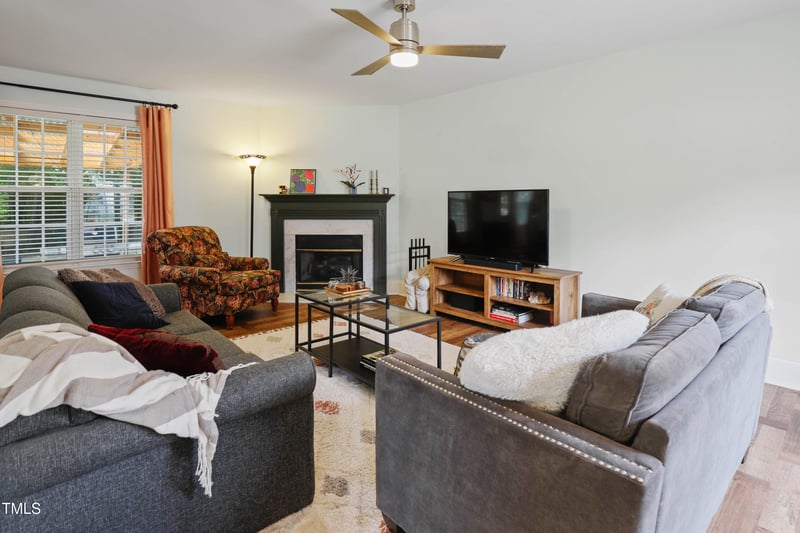1727 Crag Burn Ln, Raleigh, NC 27604
