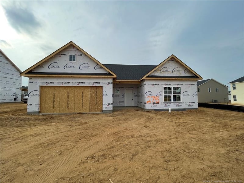 1727 Man O War Dr, Hope Mills, NC 28348