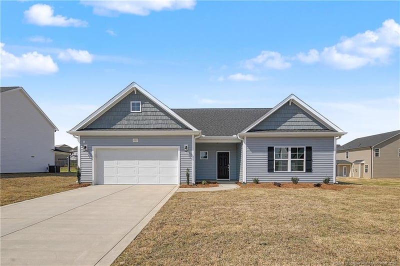 1727 Man O War Dr, Hope Mills, NC 28348