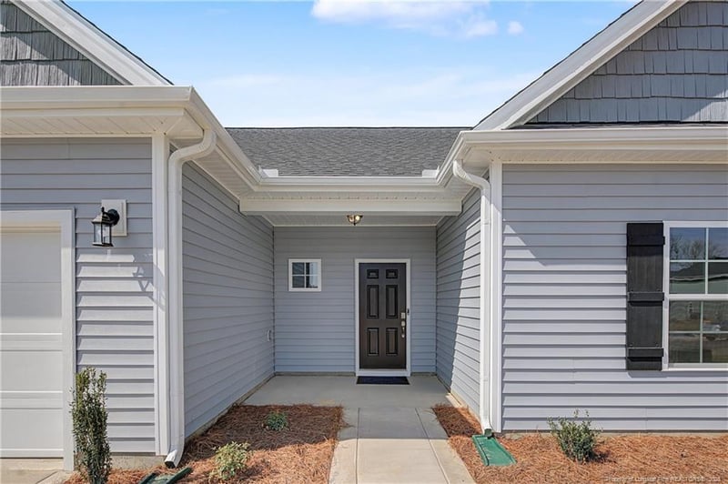 1727 Man O War Dr, Hope Mills, NC 28348