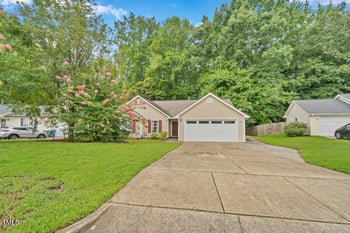 1728 Balfour Downs Cir, Fuquay Varina, NC 27526