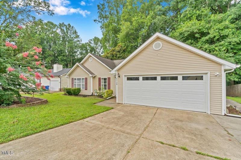 1728 Balfour Downs Cir, Fuquay Varina, NC 27526