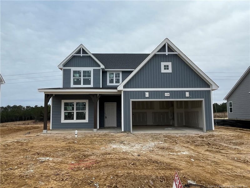 1728 Man O War Dr, Hope Mills, NC 28348