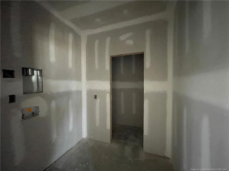 1728 Man O War Dr, Hope Mills, NC 28348