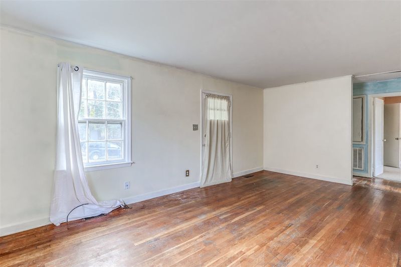1729 Dallas St, Raleigh, NC 27610