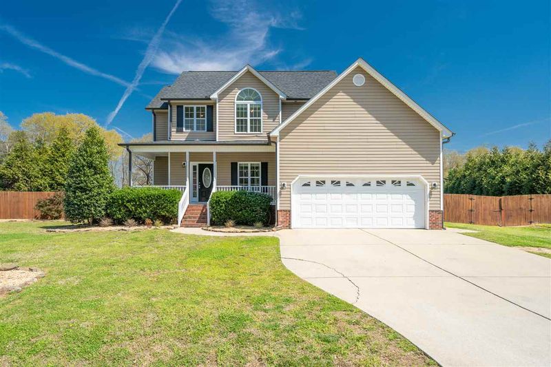 173 Moonlight Dr, Fuquay Varina, NC 27526