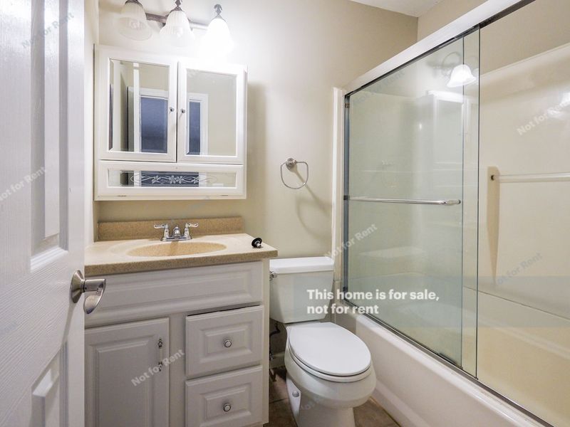 173 Summerwalk Cir #173, Chapel Hill, NC 27517