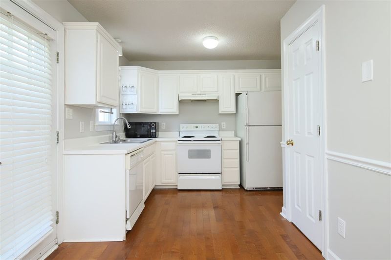 1730 Stroll Cir, Fuquay Varina, NC 27526