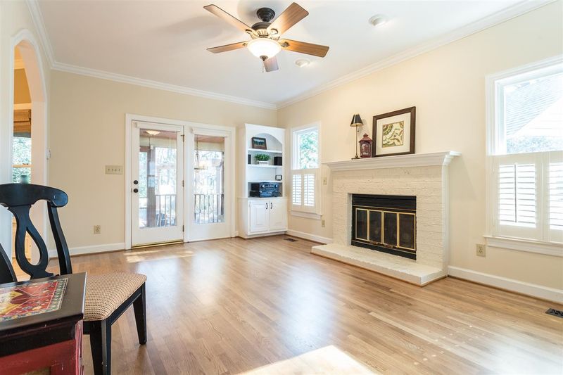 1732 Briarforest Pl, Raleigh, NC 27615