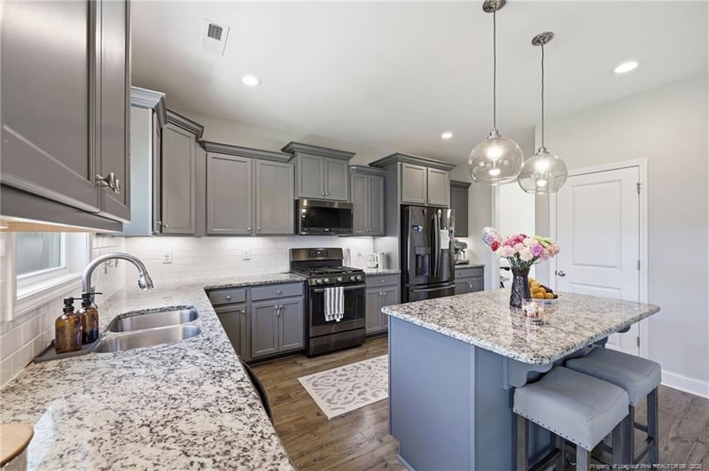 1732 Fordham Dr, Fayetteville, NC 28304