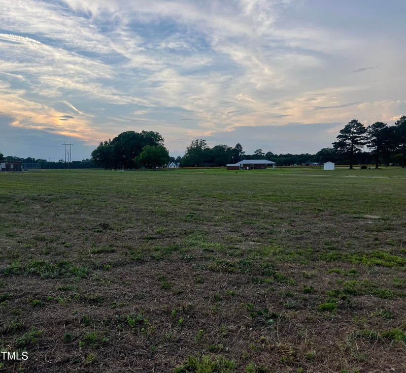 1733 B Parker Rd, Four Oaks, NC 27524