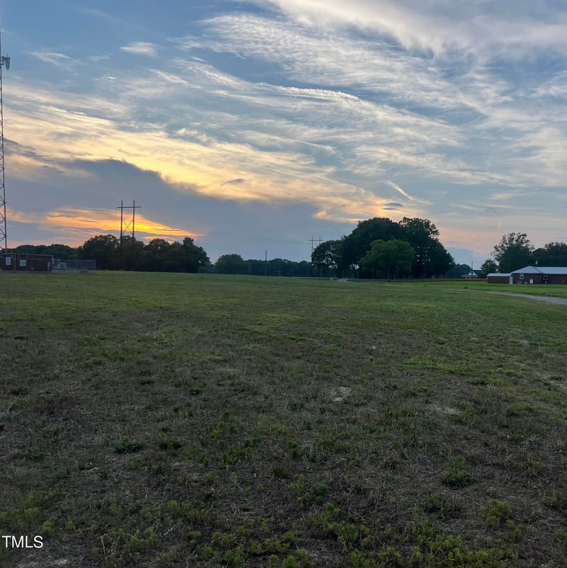 1733 B Parker Rd, Four Oaks, NC 27524