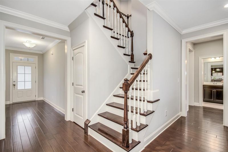 1733 SE Cary Pw, Raleigh, NC 27606