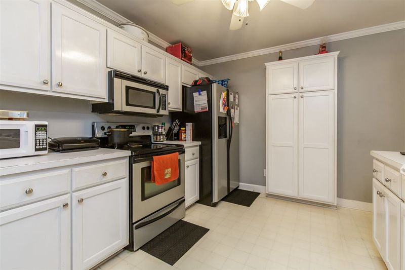 1733 Malone Rd #B, Burlington, NC 27215