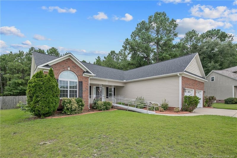 1733 Thunder Gulch Trl, Hope Mills, NC 28348