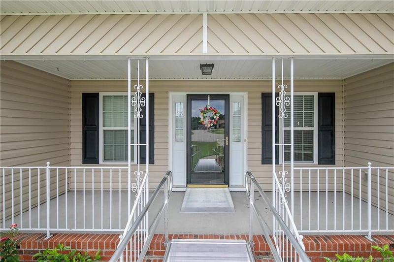 1733 Thunder Gulch Trl, Hope Mills, NC 28348