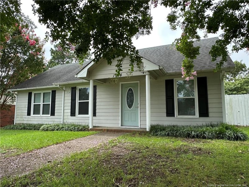 1734 Winnabow Dr, Fayetteville, NC 28304