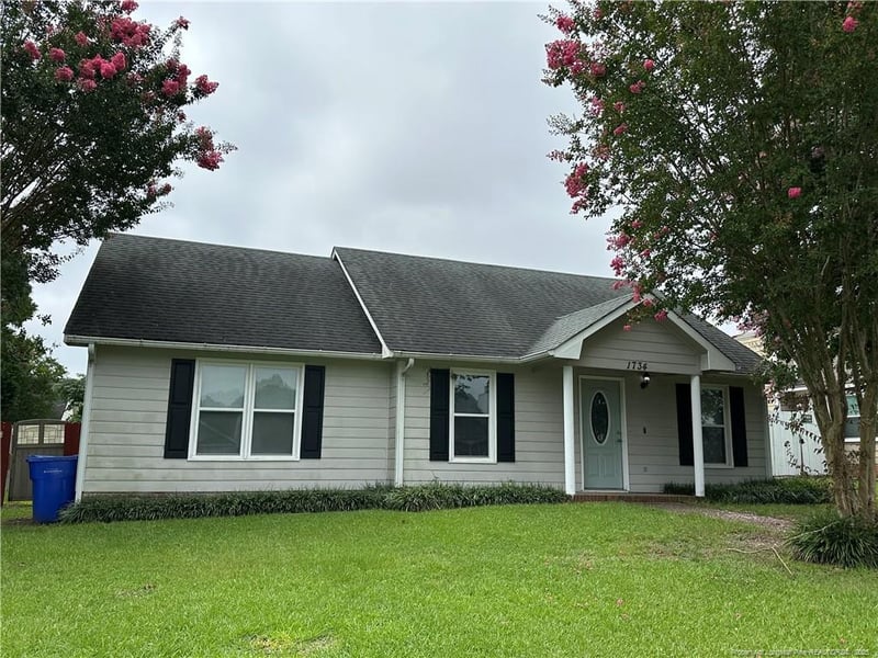1734 Winnabow Dr, Fayetteville, NC 28304